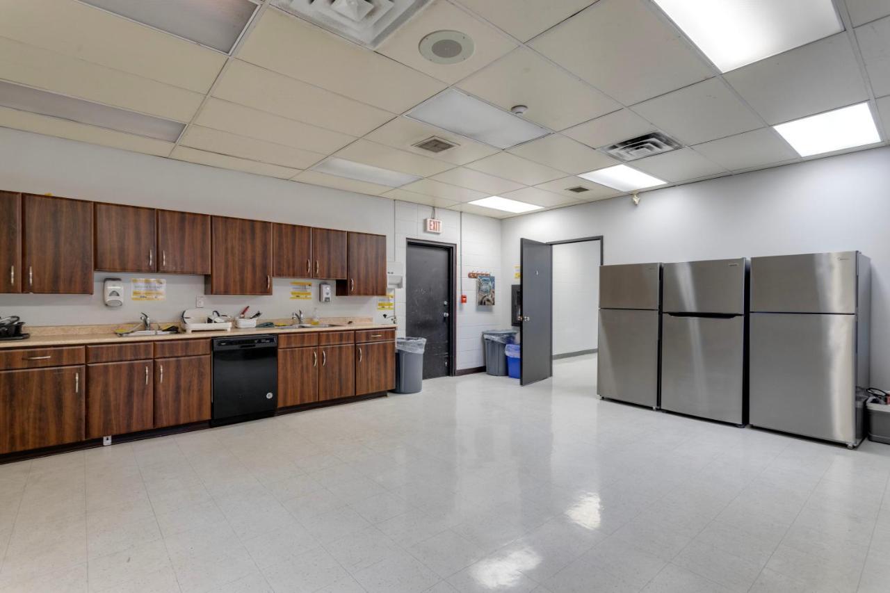 Calgary Connect Hostel Екстериор снимка